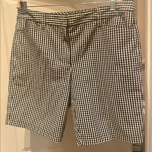 NWOT size 14 Lands End shorts never worn